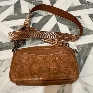 The Sak crossbody brown leather bag